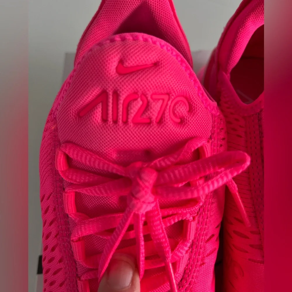 🔥 NIKE | 10 | W Air Max 270 (HYPER PINK) - Picture 3 of 16